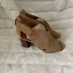 Nine West leather suede khaki ankle strap sandals peep toe 3”block heels SZ9.5M